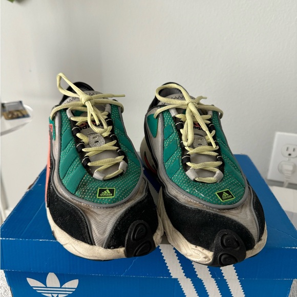 FYE 98 ‘signal core’ Adidas sneakers - Picture 6 of 7